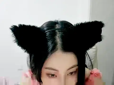 Snapshot of XIAOFENG-2025 chatting on 11.24.25 XIAOFENG-2025 online show from 11.24.25