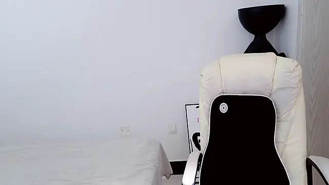 Snapshot of XIAOFENG-2025 chatting on 03.12.26 XIAOFENG-2025 online show from 03.12.26