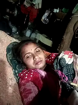 Snapshot of Hot_erion chatting on 11.28.25 Hot erion online show from 11.28.25