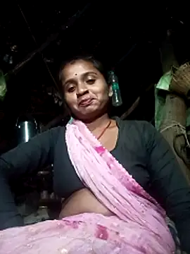 Snapshot of Hot_erion chatting on 11.30.25 Hot erion online show from 11.30.25