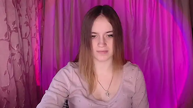 Illa May online show from 12.18.25