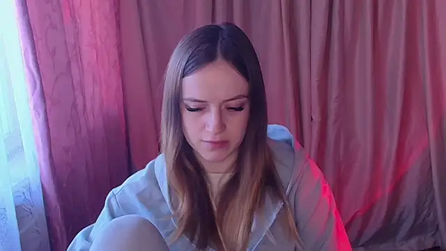 Illa May online show from 03.14.26