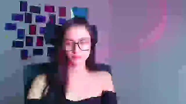 Stella XO online show from 12.20.25