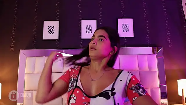 Snapshot of liana_allen chatting on 11.19.25 liana allen online show from 11.19.25