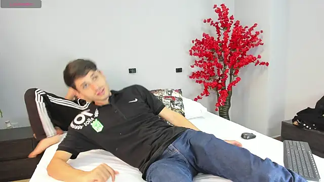 Snapshot of dracke_and_zara chatting on 01.15.26 dracke and zara online show from 01.15.26