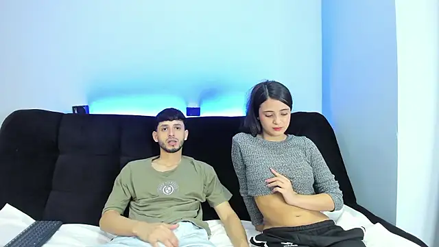 Snapshot of dracke_and_zara chatting on 03.12.26 dracke and zara online show from 03.12.26