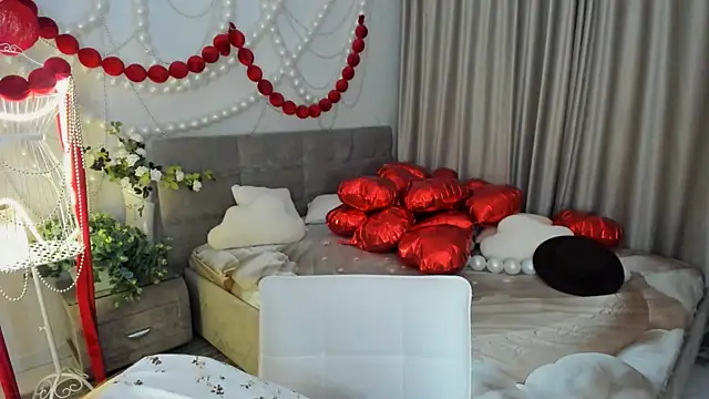 AirySilhouette online show from 02.22.26