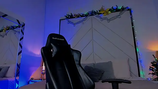 Snapshot of Ostin_Saints chatting on 12.14.25 Ostin Saints online show from 12.14.25