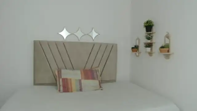 Snapshot of xoxo_melany chatting on 04.01.26 xoxo melany online show from 04.01.26