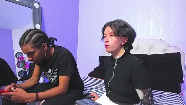 Snapshot of CoralAndOcean_ chatting on 12.15.25 CoralAndOcean online show from 12.15.25