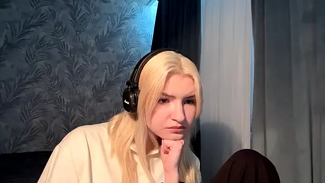 Snapshot of Cindi_Jacobs chatting on 11.23.25 Cindi Jacobs online show from 11.23.25