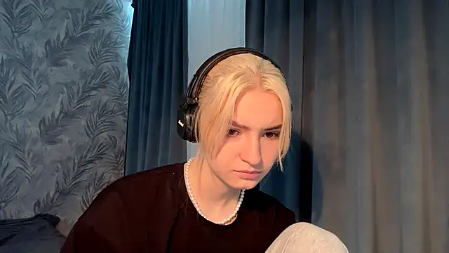 Snapshot of Cindi_Jacobs chatting on 11.24.25 Cindi Jacobs online show from 11.24.25