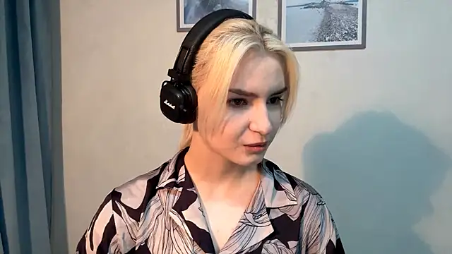 Snapshot of Cindi_Jacobs chatting on 12.01.25 Cindi Jacobs online show from 12.01.25