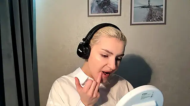 Snapshot of Cindi_Jacobs chatting on 12.02.25 Cindi Jacobs online show from 12.02.25