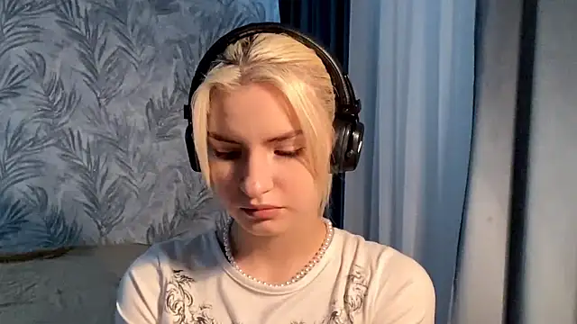 Snapshot of Cindi_Jacobs chatting on 12.05.25 Cindi Jacobs online show from 12.05.25