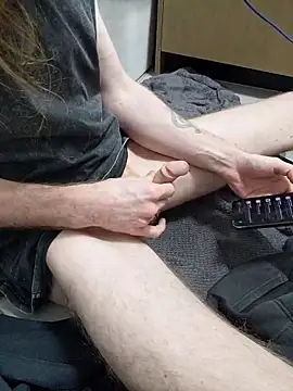 Snapshot of jaqrabit chatting on 12.14.25 jaqrabit online show from 12.14.25