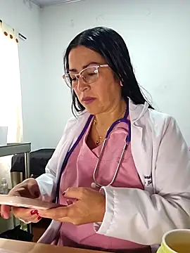 Snapshot of JustSamantha_ chatting on 11.28.25 JustSamantha online show from 11.28.25