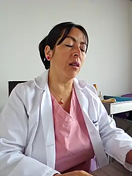 Snapshot of JustSamantha_ chatting on 12.04.25 JustSamantha online show from 12.04.25