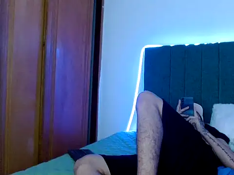 Snapshot of Lincon_Ale chatting on 11.30.25 Lincon Ale online show from 11.30.25