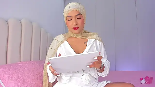 Amira-Zahra online show from 05.01.26