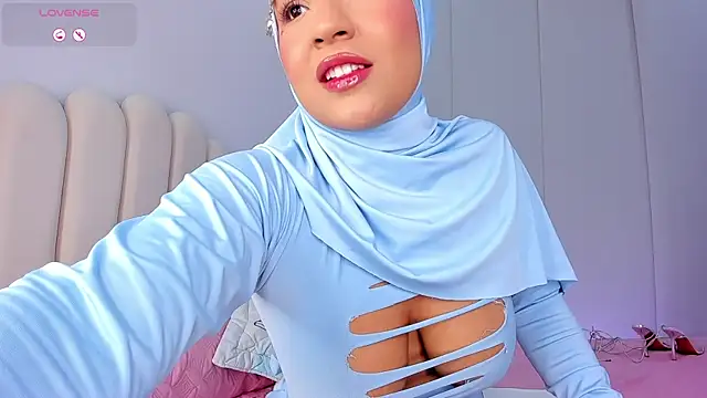 Amira-Zahra online show from 06.12.26