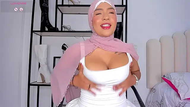 Amira-Zahra online show from 07.22.26