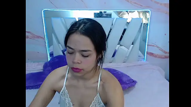 Snapshot of BlueLove19 chatting on 12.05.25 BlueLove19 online show from 12.05.25