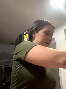 Snapshot of Little__Danni1 chatting on 12.16.25 Little Danni1 online show from 12.16.25