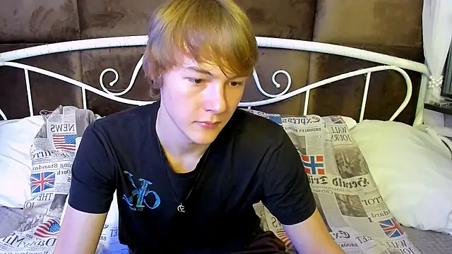 Snapshot of DonaldWoon chatting on 11.21.25 DonaldWoon online show from 11.21.25