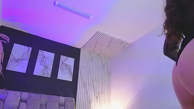 Snapshot of dahianae__ chatting on 02.02.26 dahianae online show from 02.02.26