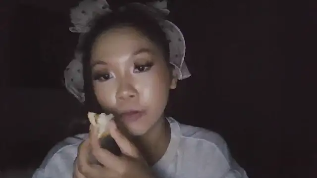 cryptokimgirl online show from 03.12.26