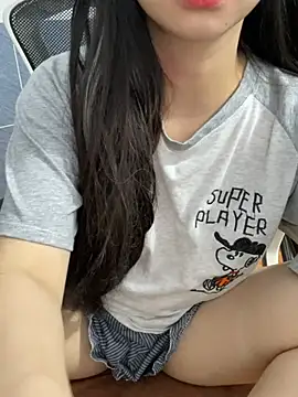 Snapshot of XndSeraphina chatting on 02.12.26 XndSeraphina online show from 02.12.26