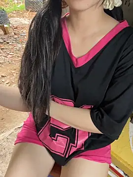 Snapshot of XndSeraphina chatting on 02.26.26 XndSeraphina online show from 02.26.26