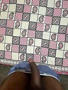 Snapshot of fuckboy_330 chatting on 11.24.25 fuckboy 330 online show from 11.24.25