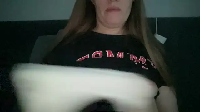 Snapshot of alisa_kitcat chatting on 12.15.25 alisa kitcat online show from 12.15.25