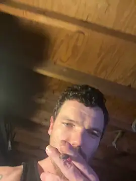 Snapshot of trife2xx chatting on 12.21.25 trife2xx online show from 12.21.25