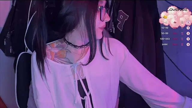 Snapshot of yes_please1 chatting on 11.20.25 yes please1 online show from 11.20.25