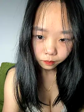 Snapshot of Kiee-lee chatting on 11.27.25 Kiee-lee online show from 11.27.25