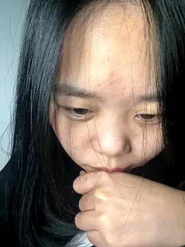 Snapshot of Kiee-lee chatting on 11.28.25 Kiee-lee online show from 11.28.25