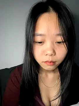 Snapshot of Kiee-lee chatting on 11.29.25 Kiee-lee online show from 11.29.25