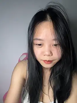 Snapshot of Kiee-lee chatting on 11.30.25 Kiee-lee online show from 11.30.25