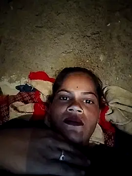 Snapshot of mamata_jo chatting on 12.20.25 mamata jo online show from 12.20.25