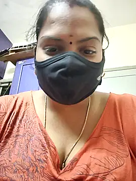 Snapshot of Paru_Tamil_Ponnu chatting on 11.20.25 Paru Tamil Ponnu online show from 11.20.25