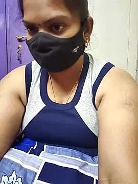 Snapshot of Paru_Tamil_Ponnu chatting on 11.24.25 Paru Tamil Ponnu online show from 11.24.25