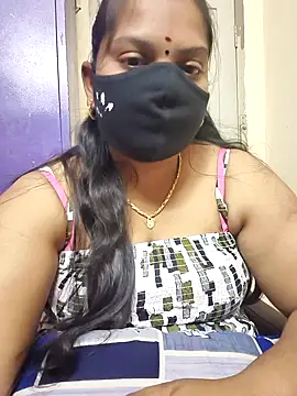 Snapshot of Paru_Tamil_Ponnu chatting on 11.28.25 Paru Tamil Ponnu online show from 11.28.25