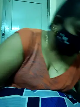 Snapshot of Paru_Tamil_Ponnu chatting on 11.29.25 Paru Tamil Ponnu online show from 11.29.25