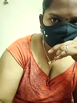 Snapshot of Paru_Tamil_Ponnu chatting on 12.02.25 Paru Tamil Ponnu online show from 12.02.25