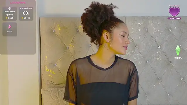 Snapshot of KailaniCute chatting on 12.16.25 KailaniCute online show from 12.16.25