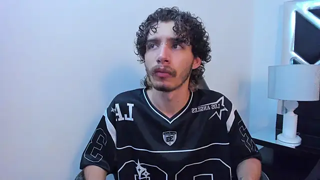 Snapshot of JojoBraando chatting on 04.09.26 JojoBraando online show from 04.09.26