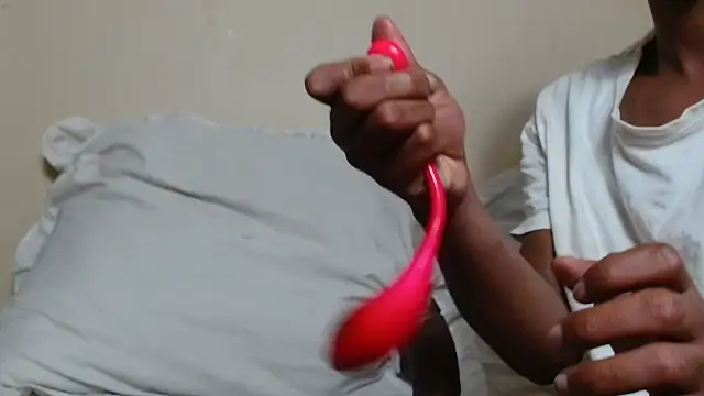 Snapshot of KinkyJXxX chatting on 07.08.26 KinkyJXxX online show from 07.08.26